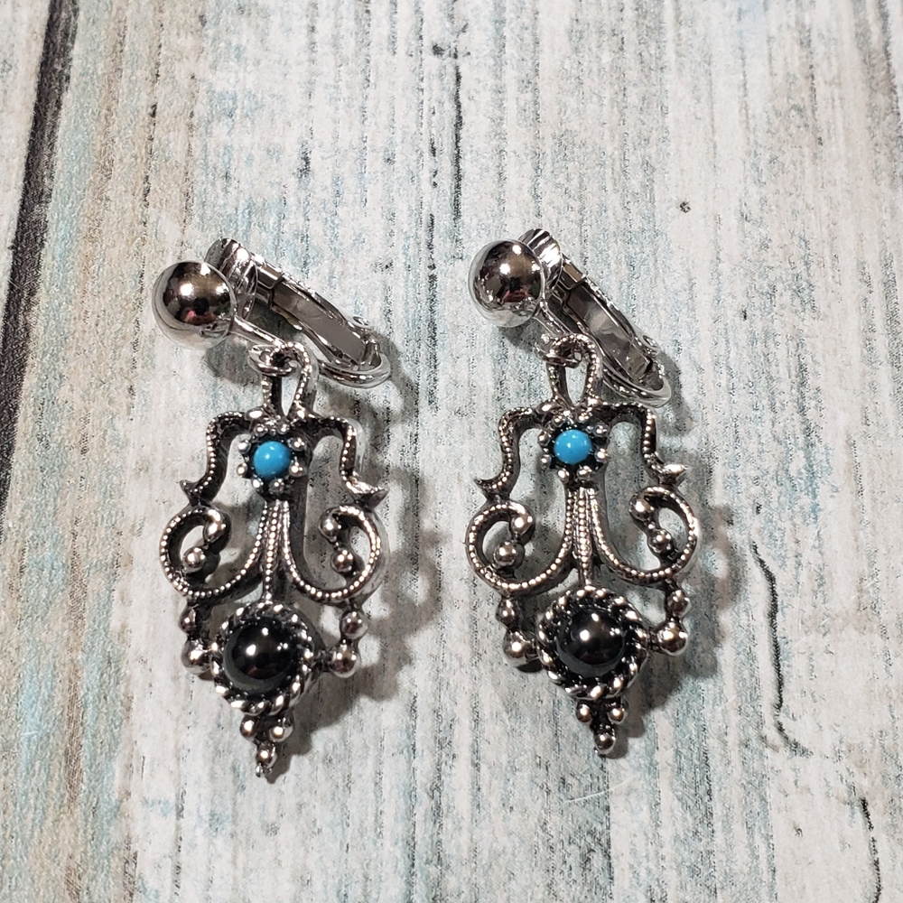 🎉HP🎉Avon Necklace and Earrings Set. - Picture 11 of 14